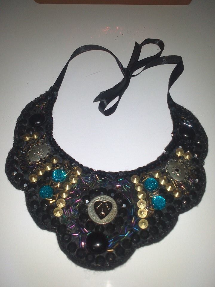 collar babero canutillos